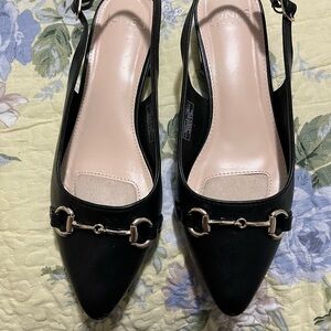 Jones’s New York shoes! Size 9M.